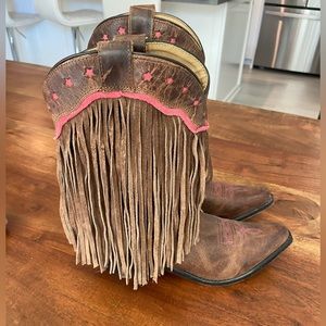 Girl's suede fringe western boot size 4
